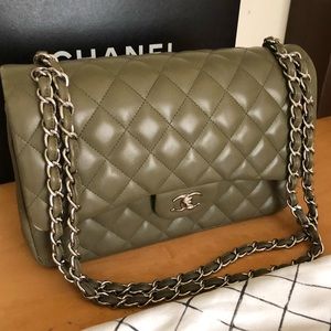 TWO DAY SALE Authentic Chanel Jumbo Double Flap